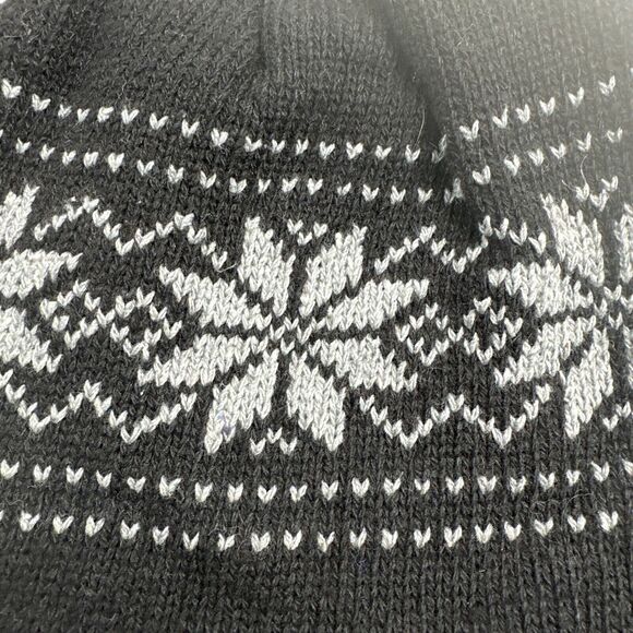 Bkack Knit Fleece Lined Snowflake Beanie Winter Warm Snow Hat - Picture 2 of 9